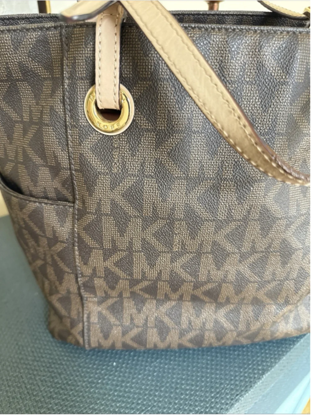 Michael Kors Women's Jet Set Travel Beige Saffiano Leather Pockets Tote Bag - Picture 2 of 7